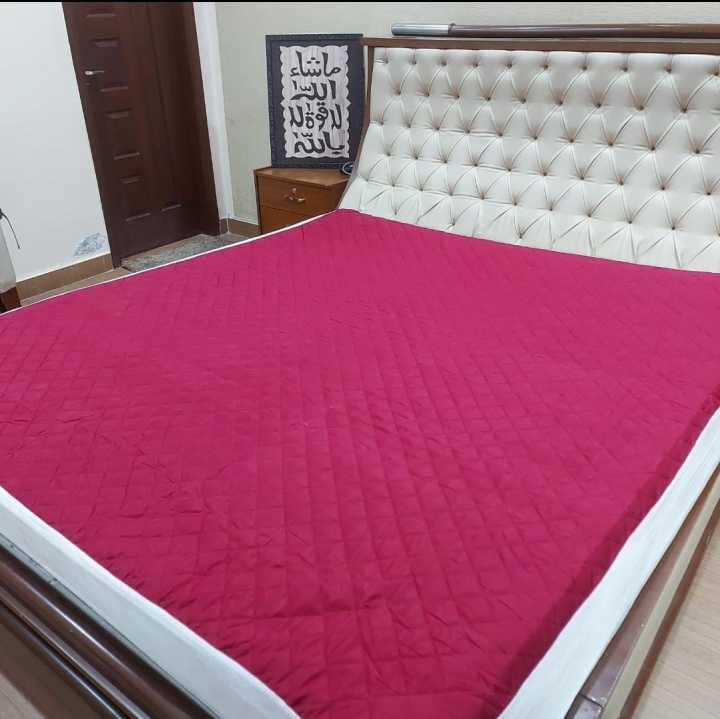 Cotton's%20Quilted%20Waterproof%20Mattress%20Cover%20-%20Choose%20Size%20From%20Options%20%7C100%25%20Waterproof%20Premium%20Quality%20Water%20Resistant%20Mattress%20Protector%20With%20Strong%20Elastic%20Grip%20-%20Image%206
