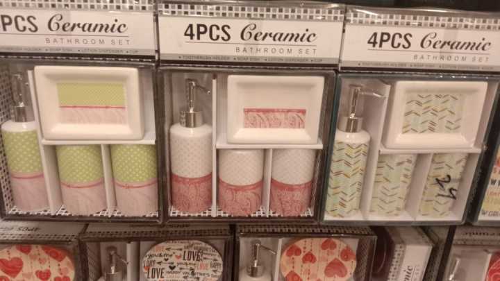 Ceramic%20Bathroom%20Set%20%20Elegant%20Design%20-%204%20Pcs%20-%20Image%202