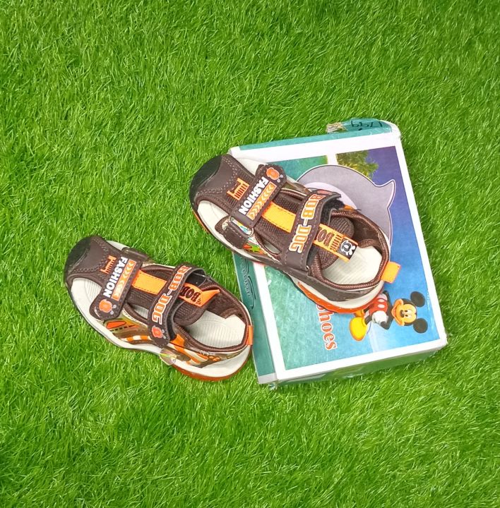 Most%20elegant%20shoes%20for%20toddlers%20in%20unique%20styles%20and%20colors%20are%20lightweight%20and%20flexible.%20-%20Image%203