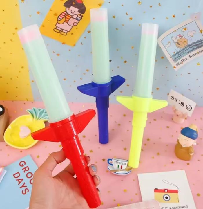 1Pc%20Kids%20Lightening%20Sword_Toy%20Extendable%20Light%20Up%20Toys%20Flashing%20Wands%20Led%20Party%20Children%20Luminous%20(Random%20Color)%20-%20Image%203