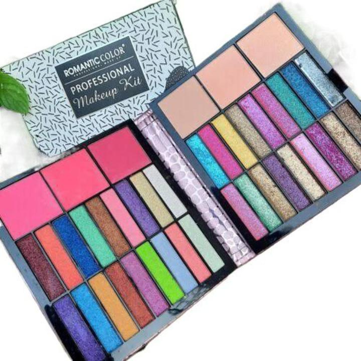 ROMANTIC COLOR BOOK eyeshadow palette