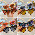 Fashion Heart Shap Cute Kids Sunglasses Big Frame Glitter Pink Summer Sun Shades Glasses Outdoor Eyeglasses UV400 Trend Eyewear. 