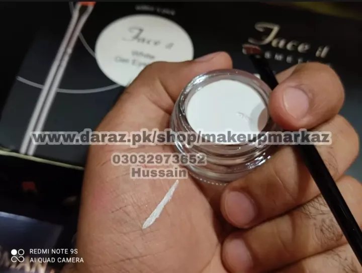 Faceit%20White%20Gel%20Eyeliner%20-%20Image%202