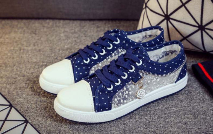 Women%E2%80%99s%20Breathable%20Canvas%20Sneakers%20%E2%80%93%20Casual%20Sports%20Shoes,%20Comfortable%20&%20Durable%20-%20Image%205