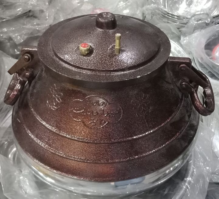 Heavy-Duty%20Cast%20Iron%20Pressure%20Cooker%20Afghan%20Kazan,%20Dual%20Handle,%20Camping%20&%20Travel%20Stove%20Compatible,%20Stovetop%20Safe%20-%20Image%206