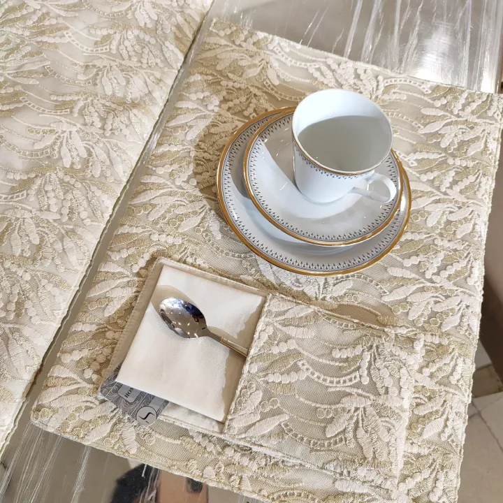 Table%20Runner%20&%20Placemat%20Set%20For%206%20Person%20Dining%20Table%20-%20Image%205