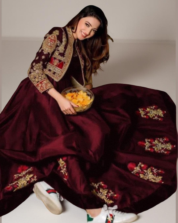 Designer%20Fully%20Embroidered%20Silk%20Maxi%20with%20Matching%20Embroidered%20Koti%20%E2%80%93%20Ready%20to%20Wear%20Formal%20Wedding%20Dress%20for%20Girls%20&%20Women%20-%20Image%205