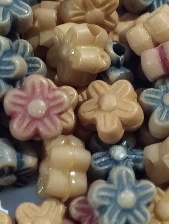 Pack%20of%2040%20gms%20%20Beads,%20Brown%20Cute%20Tiny%20Flower%20Plastic%20Beads%20For%20DIY%20Jewelry%20Making,%20Jewelry,%20DIY,%20Dresses%20And%20Crafting%20Accessories.%20-%20Image%204