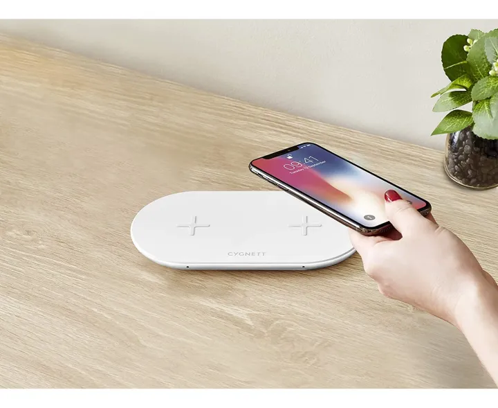 Lightning%20Speed%20and%20Dual%20Power:%20The%20Cygnett%20Dual%20Fast%20Wireless%20Charger%20With%201.5M%20Charging%20Cable%20-%20Image%202