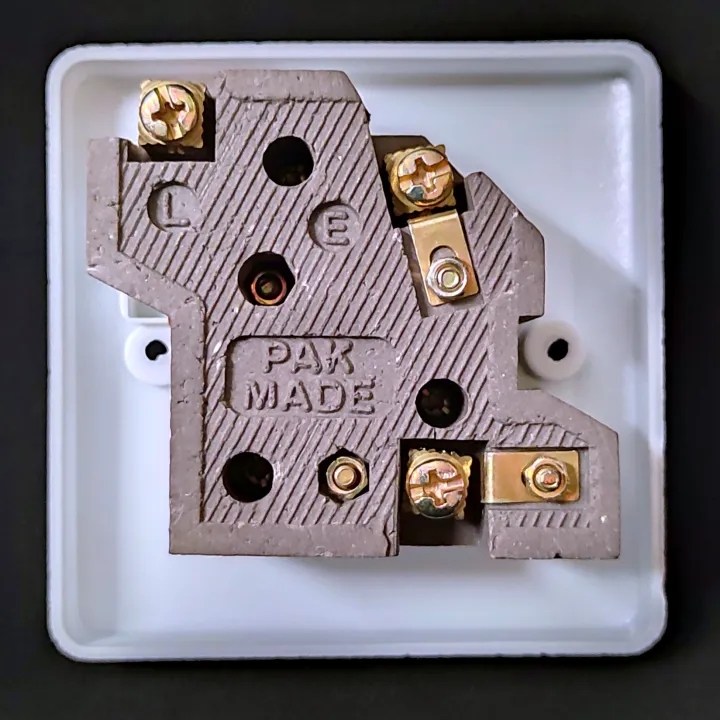 3in1%20Universal%203Pin%20Power%20Plug%20Socket%20Multi%20Plug%20Socket%20Light%20Plug%20Socket%20China%20Fitting%20Socket%20Plate%20-%20500%20Volts%20/40%20Amp%20High%20Quality%20Specially%20for%20AC,%20Water%20Pump%20-%20Image%204