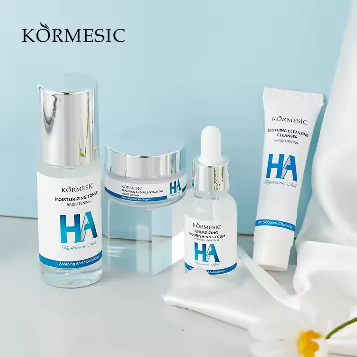 KORMESIC%20Hyaluronic%20Acid%204%20Pcs%20Set%20Moisturising%20Facial%20Set%20Anti-Wrinkle%20Nourishing%20Skin%20Care%20Set%20KMC22318%20-%20Image%202