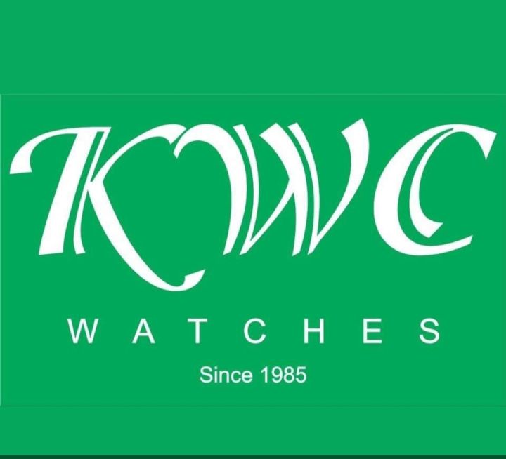 Kwc%20watch%20box%20square%20design%20hard%20fitting%20with%20soft%20black%20cushions%20watch%20box%20-%20Image%204