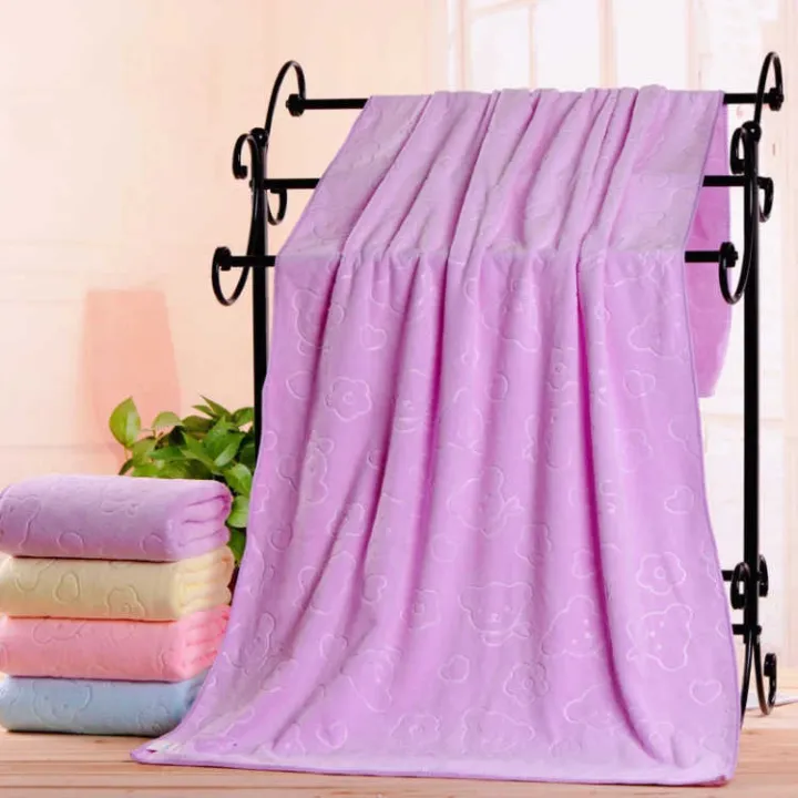 Factory%20wholesale%20three%20seconds%20quick%20dry%20towel%20beach%20towel%20200g%20microfiber%20embossed%20bear%20bath%20towel%2070*140%20-%20Image%204