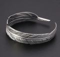 Vintage Carved Pattern Feather Bangle Bracelet Creative Design Opening Adjustable Men and Women's Models. 