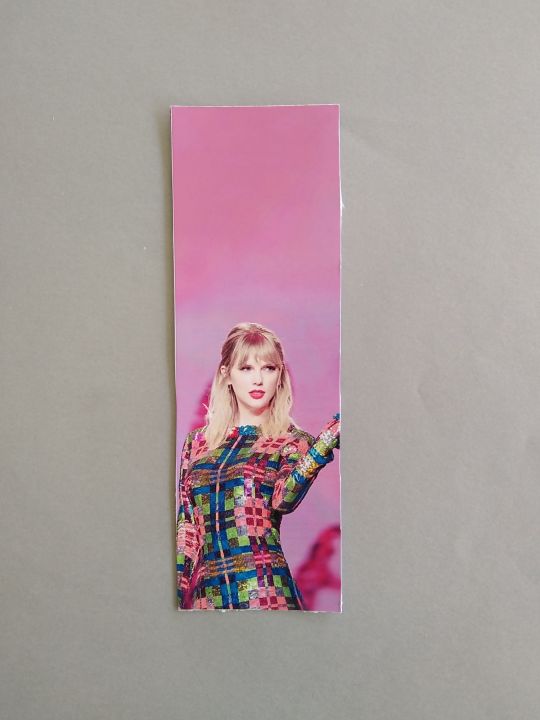 Taylor%20Swift%20Black%20and%20pink%20Bookmarks%20-%20Pack%20of%204%20%20-%2015%20x%205%20cm%20-%20Image%208