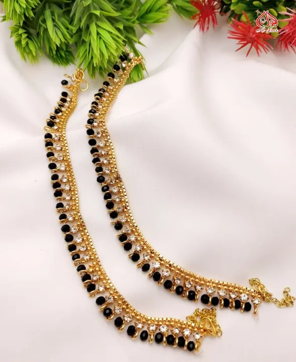 Pair%20Of%20Pearl%20Payals%20for%20Her%20-%20Image%202