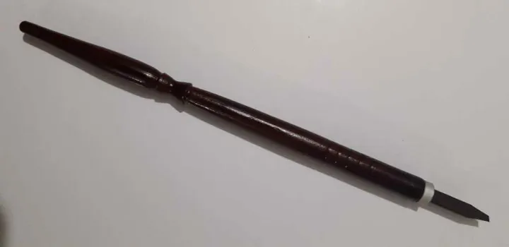 Arabic%20Urdu%20Calligraphy%20Pen%20Qalam%20Kalam%20Bamboo%20Jawi%20Jawa%20with%20Malaysian%20handle%20Red%20(3mm)%20-%20Image%205