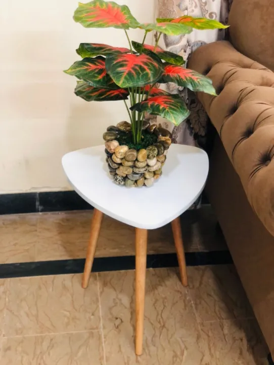 Triangle%20Table%20,%20Side%20Table%20,%20Triangle%20Table%20With%20Natural%20Colour%20Legs%20-%20Image%203