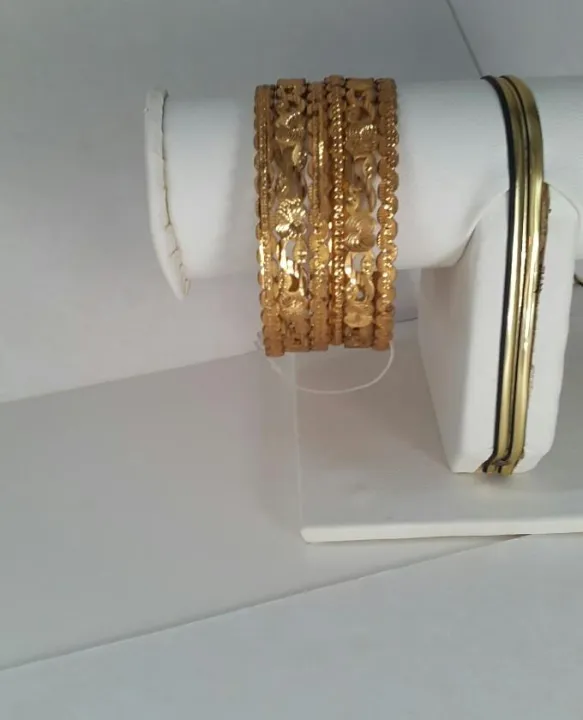 Golden%20Alloy%206%20Piece%20Bangles%20For%20Women%20-%20Image%203