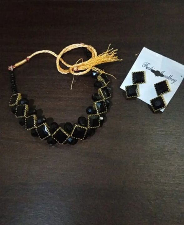 Premium%20Quality%20Black%20Stones%20Choker%20Necklace%20With%20Earrings%20Set%20-%20Black%20Choker%20Necklace%20For%20Wedding%20-%20Black%20And%20Gold%20Choker%20-%20Black%20Necklace%20-%20Wedding%20Choker%20Set%20-%20Black%20And%20Gold%20Choker%20Set%20-%20Choker%20Set%20With%20Earrings%20-%20Image%205