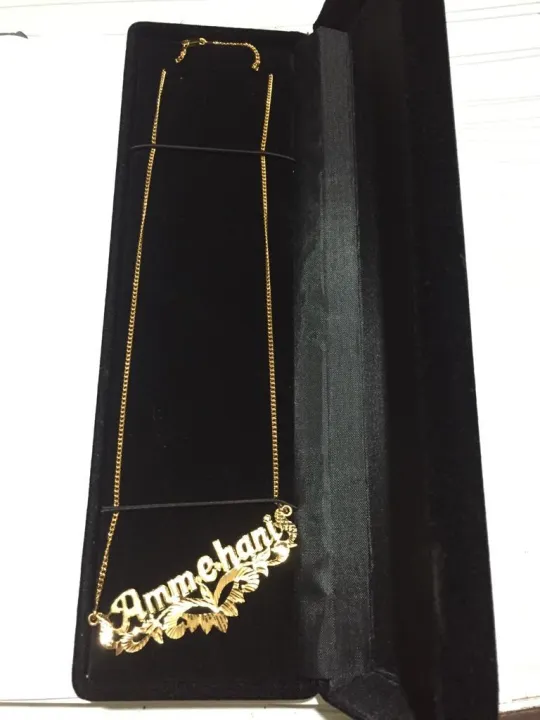 Customized%20Name%20Locket%20-%20Image%204