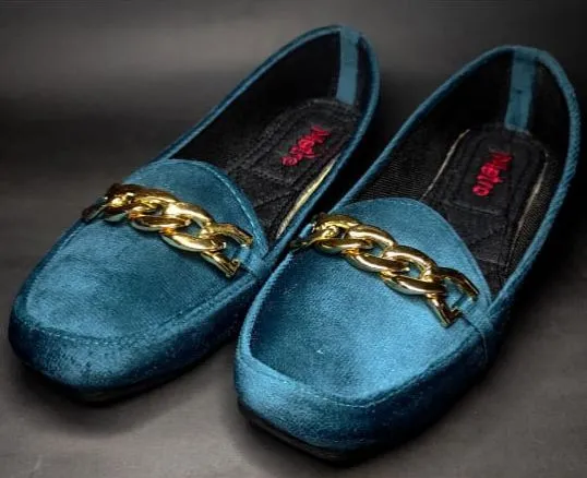 Chain-trim%20Suede%20Velvet%20Loafers,%20Women's%20Fashion,%20Footwear%20For%20Women%20-%20Slippers%20for%20Women%20-%20Image%202