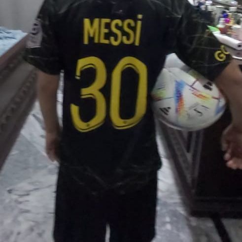 New%20fine%20Quality%20psg%20messi%20soccer%20kit%20for%20boys%20-%20Image%203