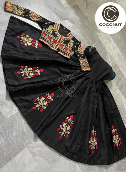 Stitched%20Heavy%20Embroidered%20Maxi%20with%20Koti%20for%20Women%20-%20Party%20Wear,%20Free%20Size,%20Embroidered%20Design%20-%20Image%203