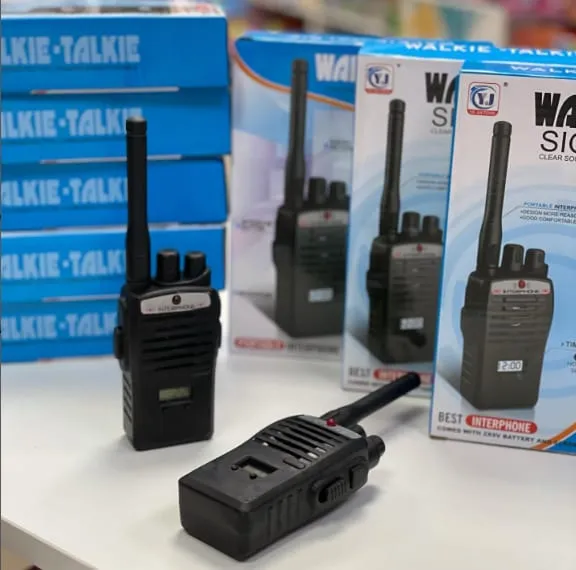 Kids%20Portable%20Walkie%20Talkie%20%E2%80%93%20Normal%20Range%20Handheld%20-%20Image%202