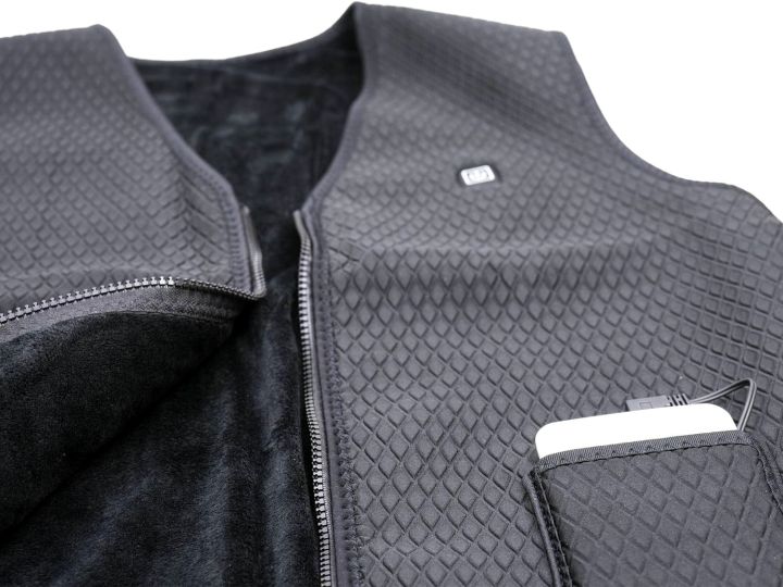Freefa%20Men%E2%80%99s%20Electric%20Heating%20Vest%20%E2%80%93%20Heated%20Wearable%20Vest,%20Black,%20Size%20XXL,%20USB%20Rechargeable,%20Winter%20Warmer%20for%20Outdoor%20&%20Indoor%20Use%20-%20Image%207