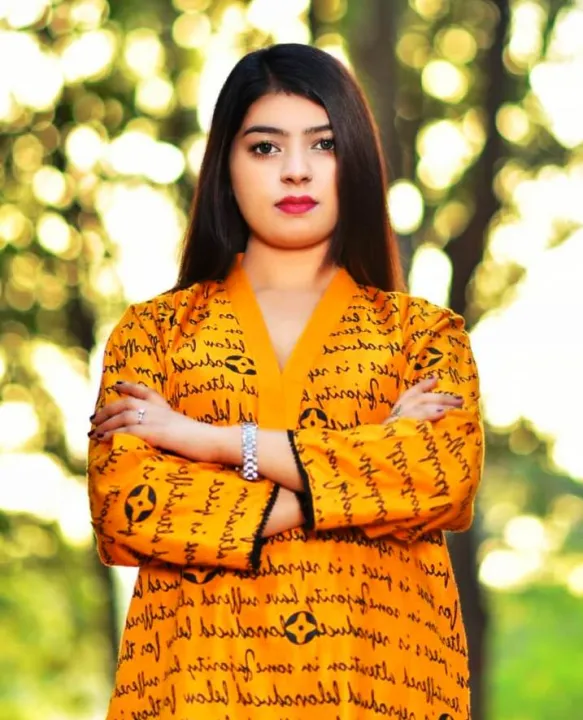 Dress%202%20PCs%20Signature%20Kurties%20and%20Shalwar%20Suit%20Ready%20to%20Wear%20for%20Girls%20and%20Women%20-%20Image%206