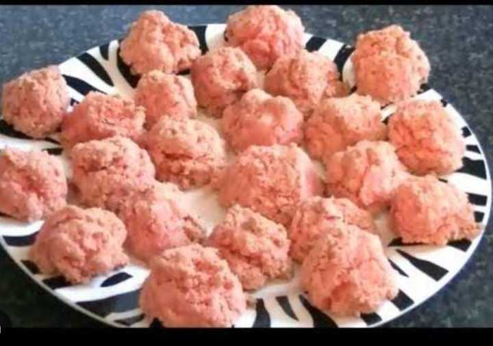 Bakery%20macarons%20coconut%20ball%20biscuits%20box%20,%20crispy%20and%20delicious,%20khopra%20biscuits,%2010%20pieces%20-%20Image%203