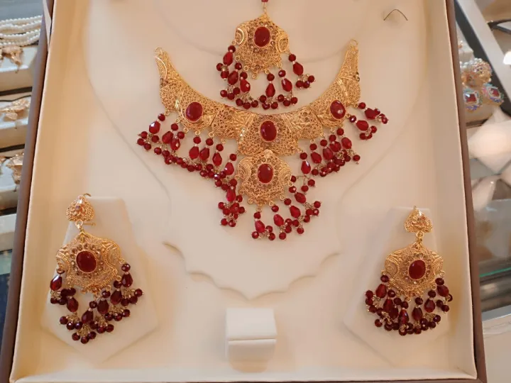 Antique%20Gold%20Plated%20One%20Gram%20Bridal%20Jewelry%20Necklace%20Set%20with%20Tikka%20and%20Earrings%20for%20Women%20-%20Image%203