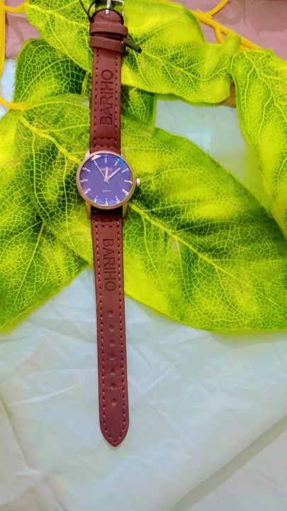 Watch%20for%20Coule%7CPair%20of%20Coule%20Watches%7CCouple's%20Analog%20Wristwatch%20Set%20with%20Leather%20Straps%20-%20Image%206