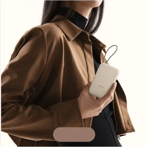Xiaomi%20Power%20Bank%2010000mAh%20(Integrated%20Cable)%20-%20Image%203