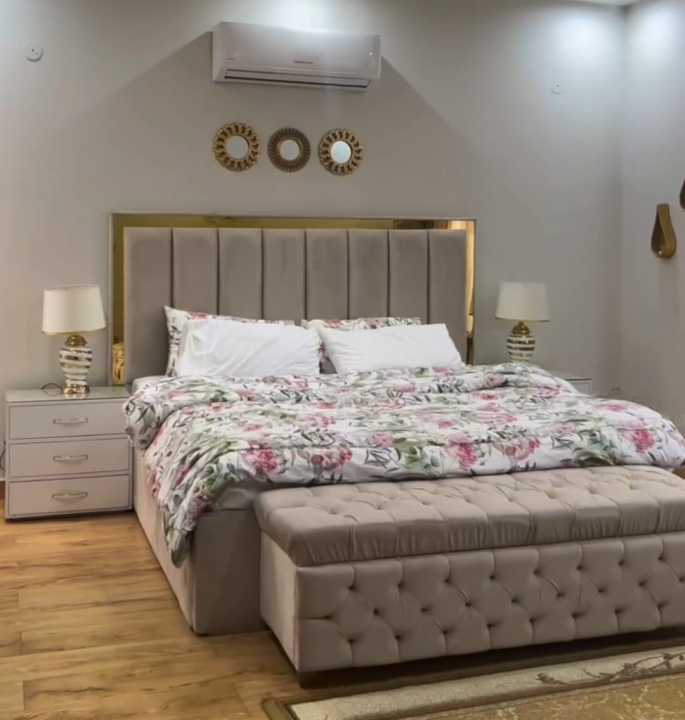 Luxury Velvet Tufted Bed with Metal Frame, Bedroom Furniture Pakistan