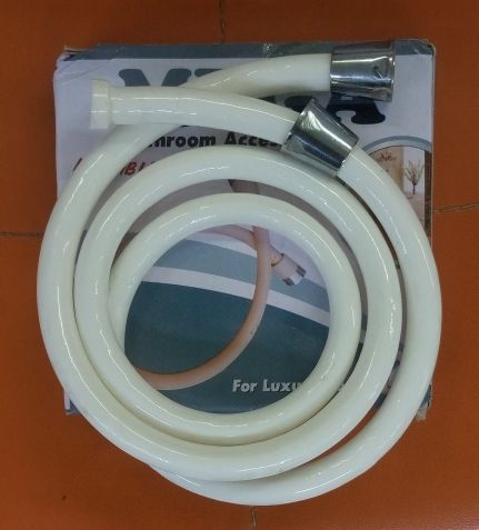 Muslim%20Shower%20Pipe%20White%20-%20Image%202