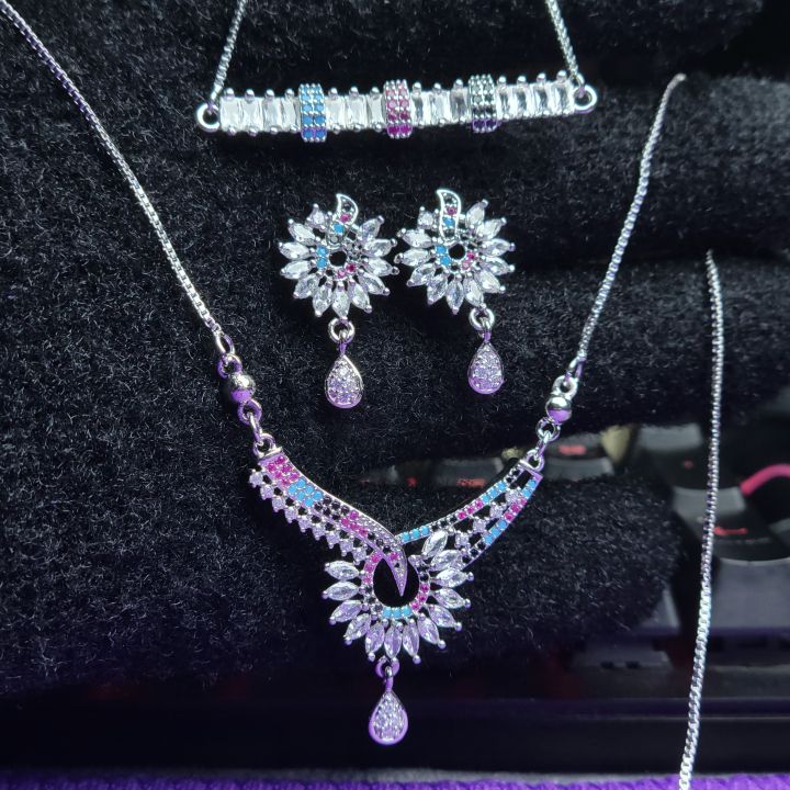 Radiant%20Blossom%20Jewelry%20Set%20%E2%80%93%20Necklace,%20Earrings,%20and%20Bracelet%20-%20Image%202
