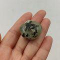 1pc Natural Prehnite Tumbled Stones Green Grape Quartz Crystal Healing Gemstone Mineral Specimen Home Room Decoration Gift. 