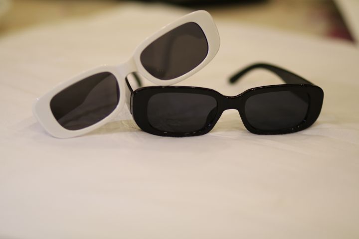 Classic%20Retro%20Square%20Sunglasses%20for%20Men%20and%20Women%20Vintage%20Square%20Glasses%20for%20Girls%20and%20Boys%20-%20Image%204