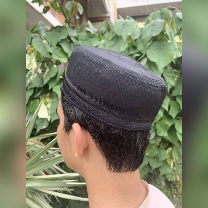 Men's%20Namaz%20Cap%20Cloth%20Contrasting%20Boqus%20Prayer%20Cap%20/%20Namaz%20Topi%20/%20Islamic%20Cap%20-%20Image%203