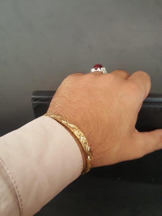 Golden%20Shinny%20Thin%20Art%20Hand%20Chain%20Charm%20Bracelet%20for%20Boys%20and%20Men%20-%20Image%204
