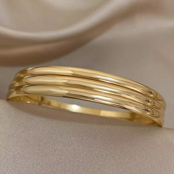 4Pcs%20Plain%20Steel%20Plated%20non-openable%20Bracelets%20%7C%20Gold%20Bangle%20Bracelet%20Kara%20for%20Women%20Girls%20Fashion%20Jewelry%20%7C%20Golden%20Plain%20bangles%20for%20women%20-%20Image%202