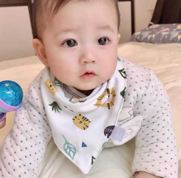 High Quality Cute NEWBORN  Baby Triangle Bib with Button Tikon Bib Kids Cotton Bandana Bibs APRON