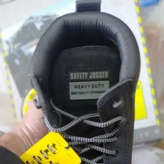 Safety%20Shoes%20X1100%20-%20Image%208