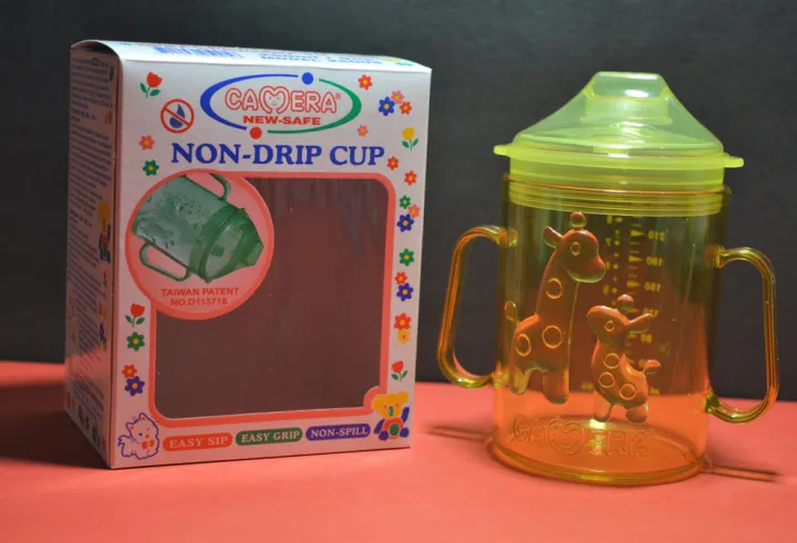 Original%209oz%20/%20250ml%20Camera%20Company%20Non-Drip%20-Fancy-%20Baby%20Sipper%20Cup%20With%20Lock%20&%20Handle%20(Made%20In%20Taiwan)%20(BPA%20FREE)%20-%20Image%203