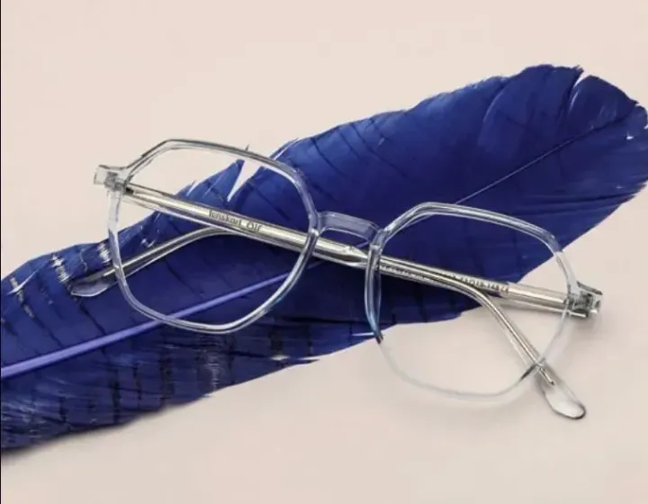 Transparent%20Lightweight%20Anti%20Glare%20UV%20Eyeglasses%20For%20Men%20and%20Women%20White%20Glasses%20for%20Boys%20and%20Girls%20-%20Image%206