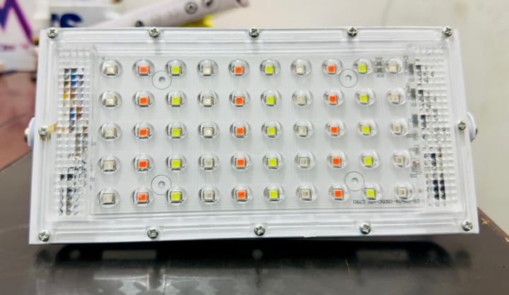 SKQ%2050W%20RGB%20LED%20Flood%20Light%20Spotlight%20220V-240V%20IP65%20Outdoor%20Lighting%20Waterproof%20Floodlight%20-%20Image%204