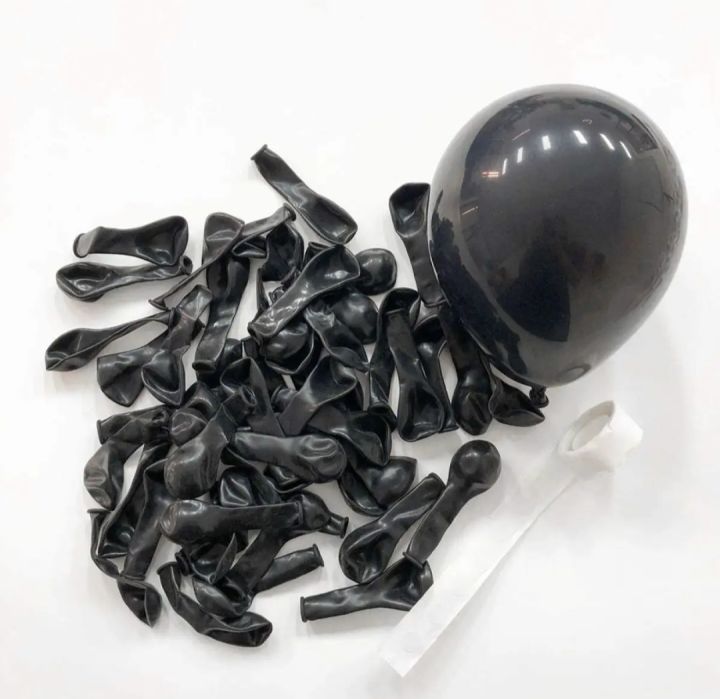 Happy%20Birthday%20Decoration%20Theme%20Black%20and%20Gold-%20Including%20Birthday%20Black%20Banner%20Cards,%2030%20Latex%20Balloons,%20Confetti%20Ballooons%20and%20Back%20Silver%20Curtain%20-%20Image%208