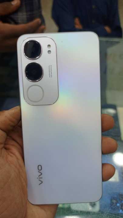 Vivo%20Y19s%20RAM%204%20GB%20ROM%20128%20GB%20Front%20Camera%205%20MP%20Back%20Camera%2050%20MP%20+%200.08%20MP%20Battery%20Type%205500%20mAh%20-%20Image%202